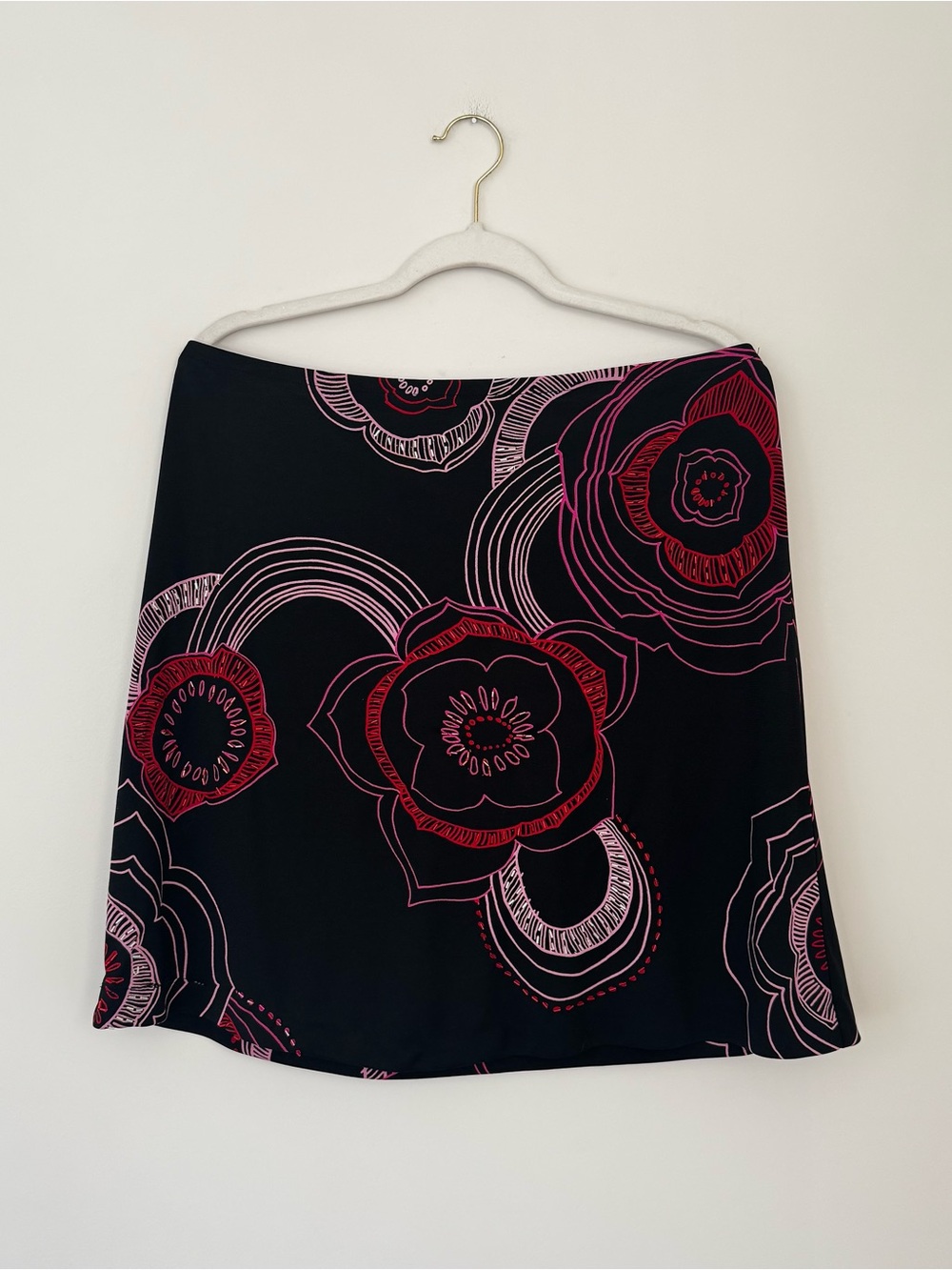 Y2K New York & Co. Slinky Floral Beaded Mini Skirt, Black & Pink – Large Hemmed*